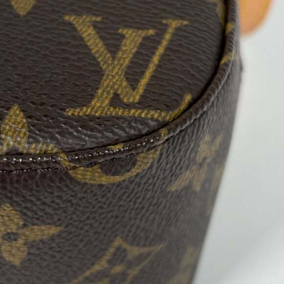 LOUIS VUITTON Brown Monogram Shoulder Bag - Picture 3 of 8